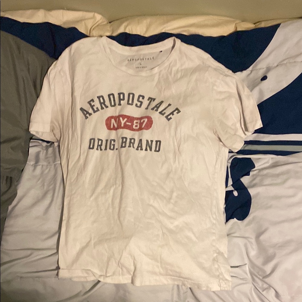 Aeropostale White Graphic Tee